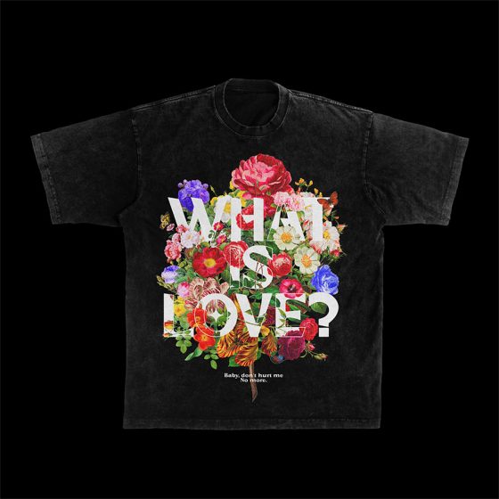 What is love ? Illustration floral et typographique sur t-shirt