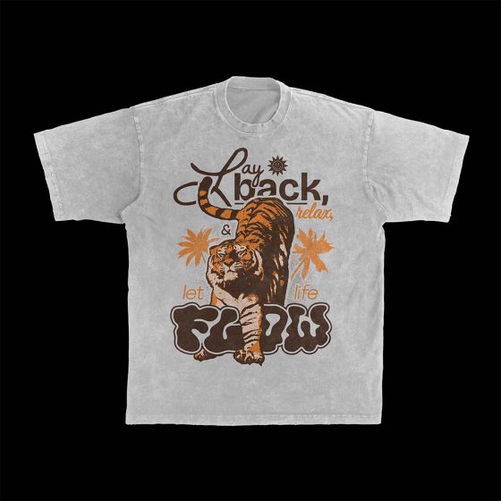 Lay back, relax, and let life flow; T-shirt design Tigre en blanc